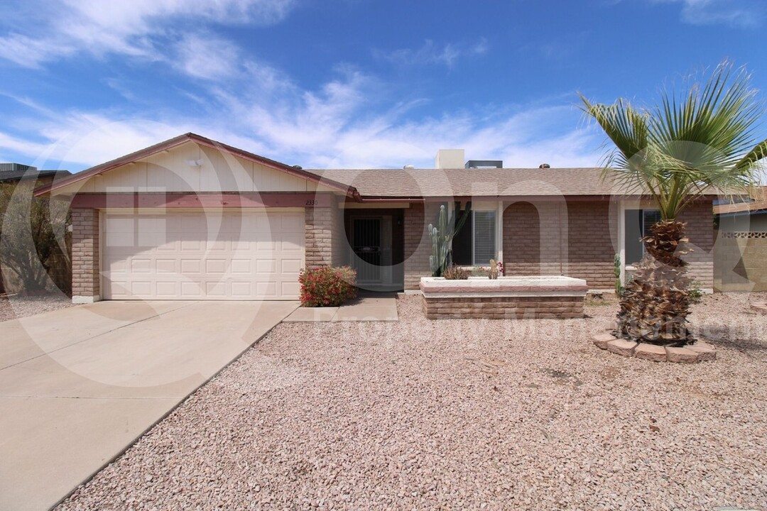 2330 W Stottler Dr in Chandler, AZ - Building Photo