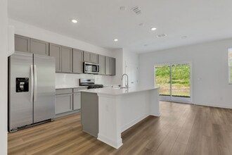 172 Millbrook Dr in Spring Hill, TN - Building Photo - Building Photo
