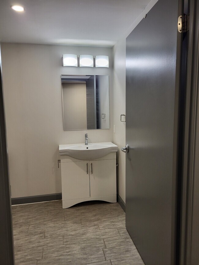 258A-258A Sunview St in Waterloo, ON - Building Photo - Building Photo