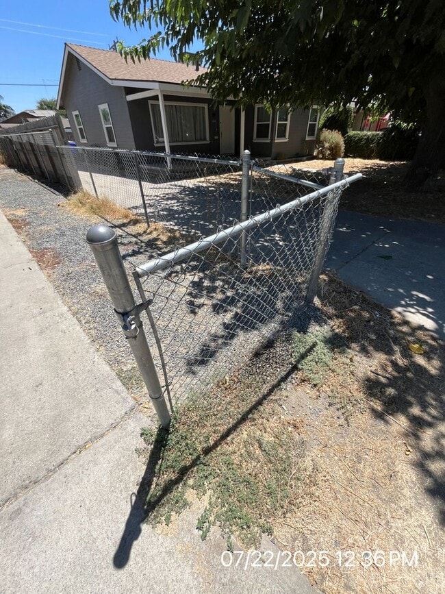 property at 202 S Kessing St
