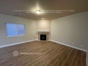 14102 11th Pl W in Lynnwood, WA - Foto de edificio - Building Photo