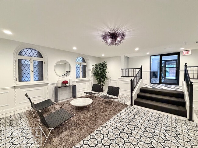 924 W Winona St, Unit 202 in Chicago, IL - Building Photo - Building Photo