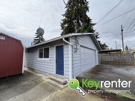 4911 N 27th St in Tacoma, WA - Building Photo