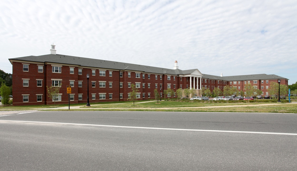 On Campus Student Apartments in Raleigh, NC - Building Photo