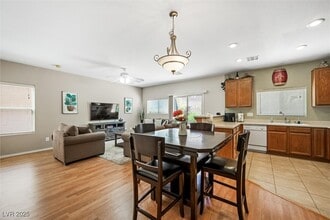 10389 Calypso Cave St in Las Vegas, NV - Building Photo - Building Photo