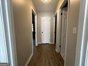 271 E Wright St in Winder, GA - Foto de edificio - Building Photo