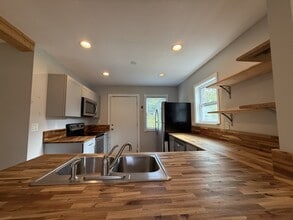 2336 Boxwood Ln NE in Knoxville, TN - Building Photo - Building Photo