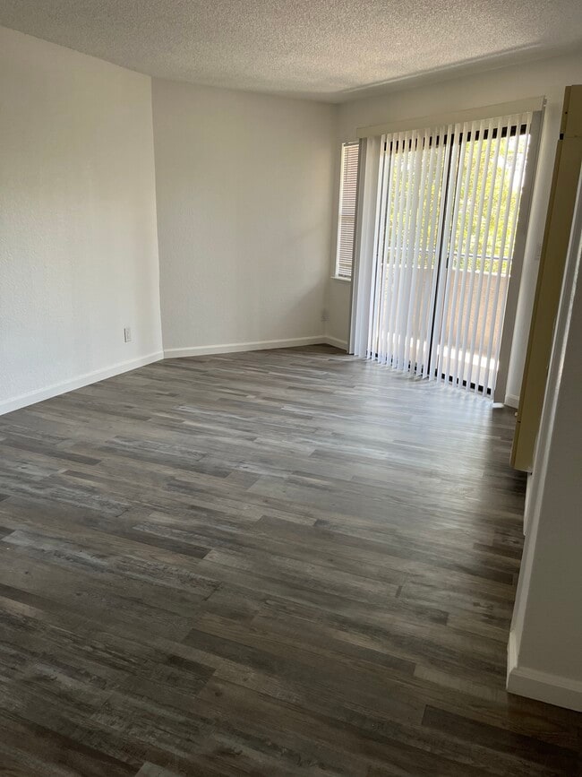 1032 Pacific Ave, Unit Rose Garden Gem in San Jose, CA - Foto de edificio - Building Photo