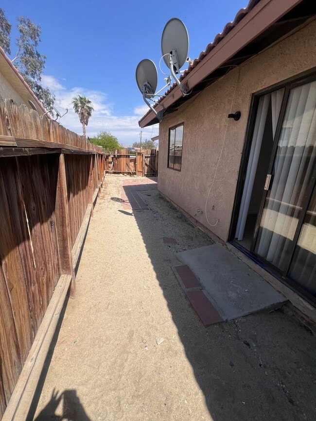 13971 El Cajon Dr in Desert Hot Springs, CA - Building Photo - Building Photo