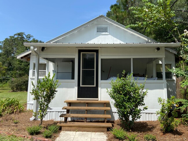 934 Walker Ave SW in Live Oak, FL - Building Photo - Building Photo