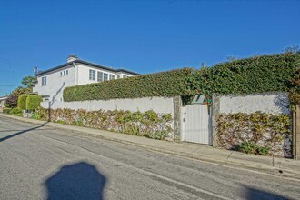 1500 5th St in Manhattan Beach, CA - Building Photo - Building Photo