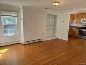 10 Overlook Ave in Beacon, NY - Building Photo - Building Photo