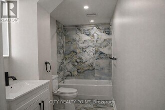 131 Camelia Ave in Ottawa, ON - Building Photo - Building Photo