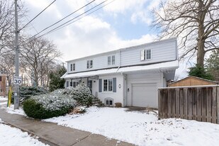 24 Douglas Crescent in Toronto, ON - Building Photo