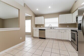 10461 Hallmark Blvd in Riverview, FL - Building Photo - Building Photo