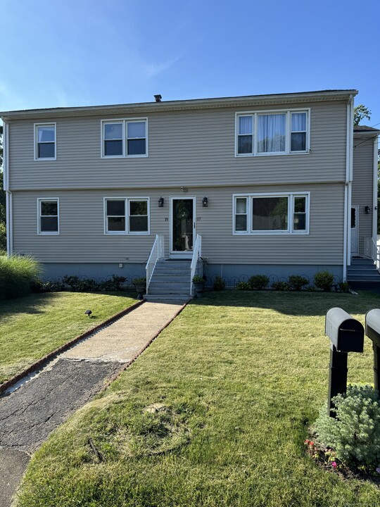 17 Yates St in West Haven, CT - Building Photo