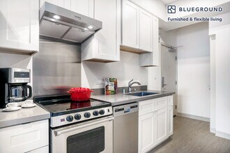 24 Franklin St in San Francisco, CA - Building Photo - Building Photo