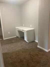 377 E Adoue St photo'