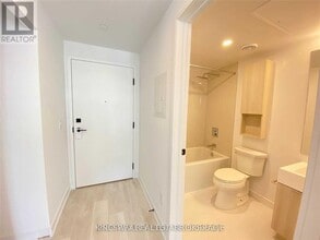 180 Mill St in Toronto, ON - Building Photo - Building Photo