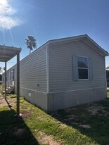 886 Clark St in Donna, TX - Building Photo
