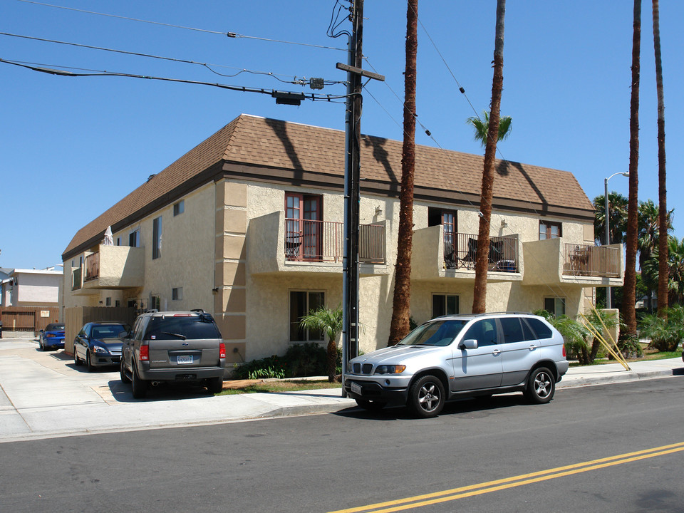 16972 Hoskins St in Huntington Beach, CA - Building Photo