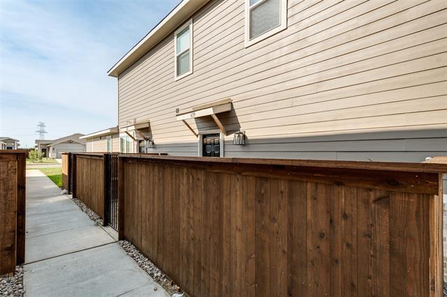 639 Harvest Moon Dr in Venus, TX - Building Photo