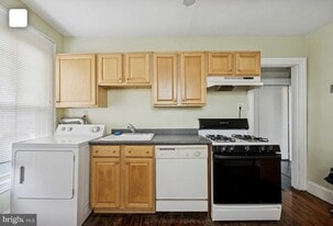 30 W Chester Pike in Ridley Park, PA - Building Photo