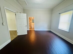 612 Noles Dr in Mount Holly, NC - Building Photo - Building Photo