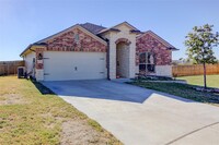 223 Nathaniel Dr in Taylor, TX - Foto de edificio - Building Photo