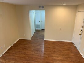 16111 Aspenglenn Dr in Houston, TX - Building Photo