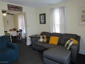 4 Houghton Ct in Fairport Harbor, OH - Foto de edificio - Building Photo