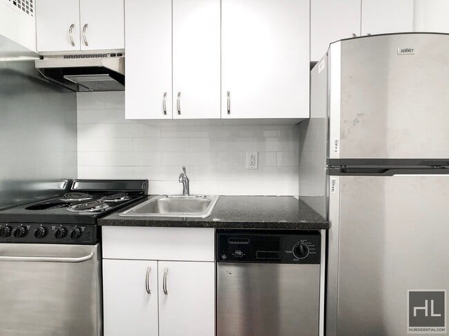 WEST 73 STREET in New York, NY - Building Photo - Building Photo