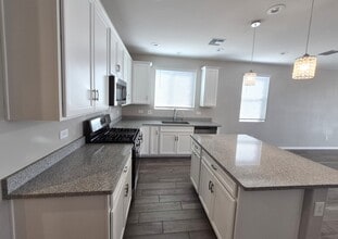 7742 S Long Pond Walk Way in Tucson, AZ - Building Photo - Building Photo