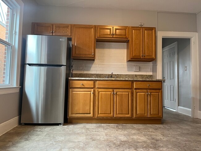 276 Park Rd, Unit 3-E