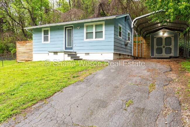 1033 Pineville Rd in Chattanooga, TN - Building Photo - Building Photo