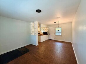 1200 Brentwood St in Austin, TX - Building Photo - Building Photo