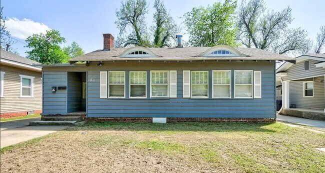 2018 NW 17th St