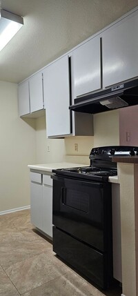 CASA COLIMA APARTMENTS in Whittier, CA - Building Photo - Building Photo