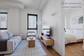 130 Hope St in Brooklyn, NY - Building Photo - Building Photo