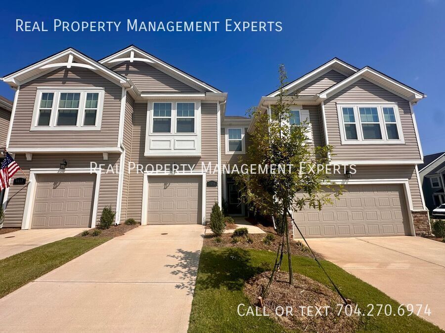 4408 Iron Oak Ln in Charlotte, NC - Building Photo