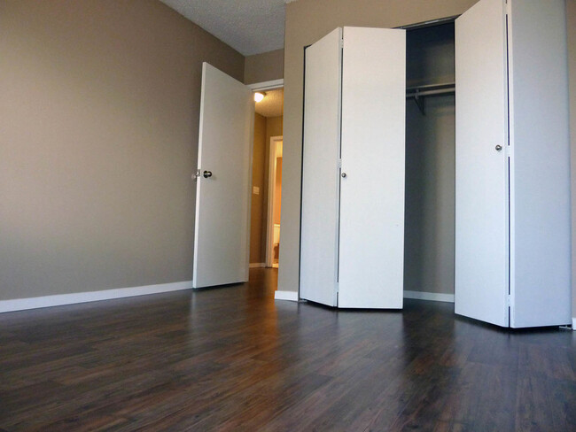 Dahlstrom Manor in Abbotsford, BC - Building Photo - Interior Photo