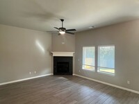 8340 Rainier St in Edmond, OK - Foto de edificio - Building Photo