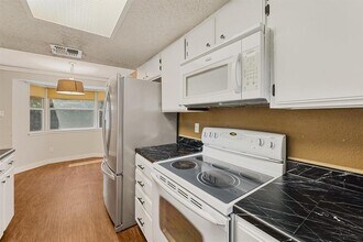 19315 Gagelake Ln in Houston, TX - Foto de edificio - Building Photo