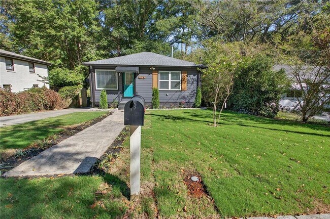 475 Center Hill Ave NW in Atlanta, GA - Foto de edificio - Building Photo