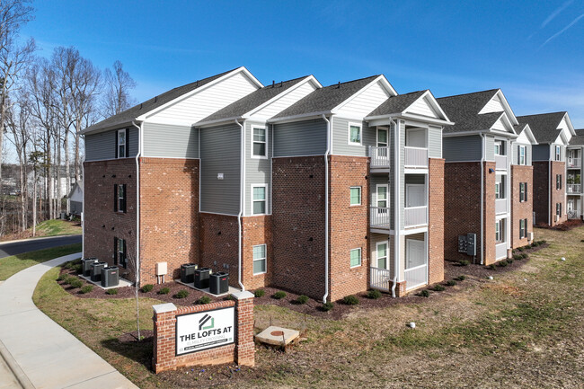 Lofts at Elmsley Crossing in Greensboro, NC - Building Photo - Primary Photo