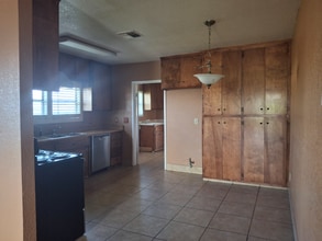 2800 Lander Ave in Turlock, CA - Building Photo - Building Photo