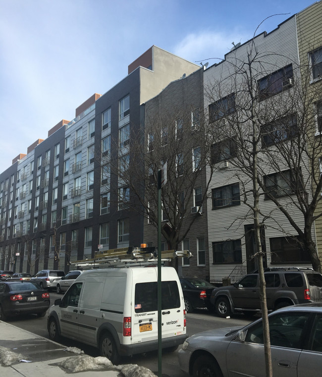 245 N 8th St in Brooklyn, NY - Building Photo - Building Photo