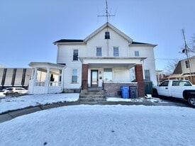 1420 9th St in Monroe, WI - Building Photo