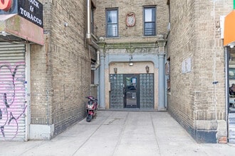 616 W 207th St in New York, NY - Building Photo - Building Photo