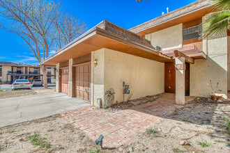 421 Irondale Dr in El Paso, TX - Building Photo - Building Photo